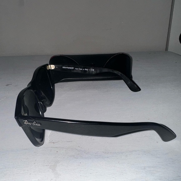 Ray-Ban Wayfarer Sunglasses - Picture 6 of 12